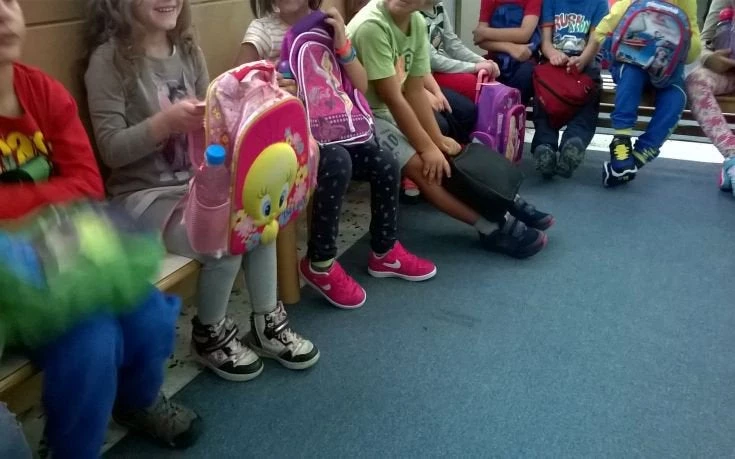 Η τρέλα δεν πηγαίνει στα βουνά αλλά στις… ΗΠΑ – Νηπιαγωγείο στη Μασαχουσέτη απαγόρευσε στα παιδιά να χρησιμοποιούν τον όρο «καλύτερος φίλος»